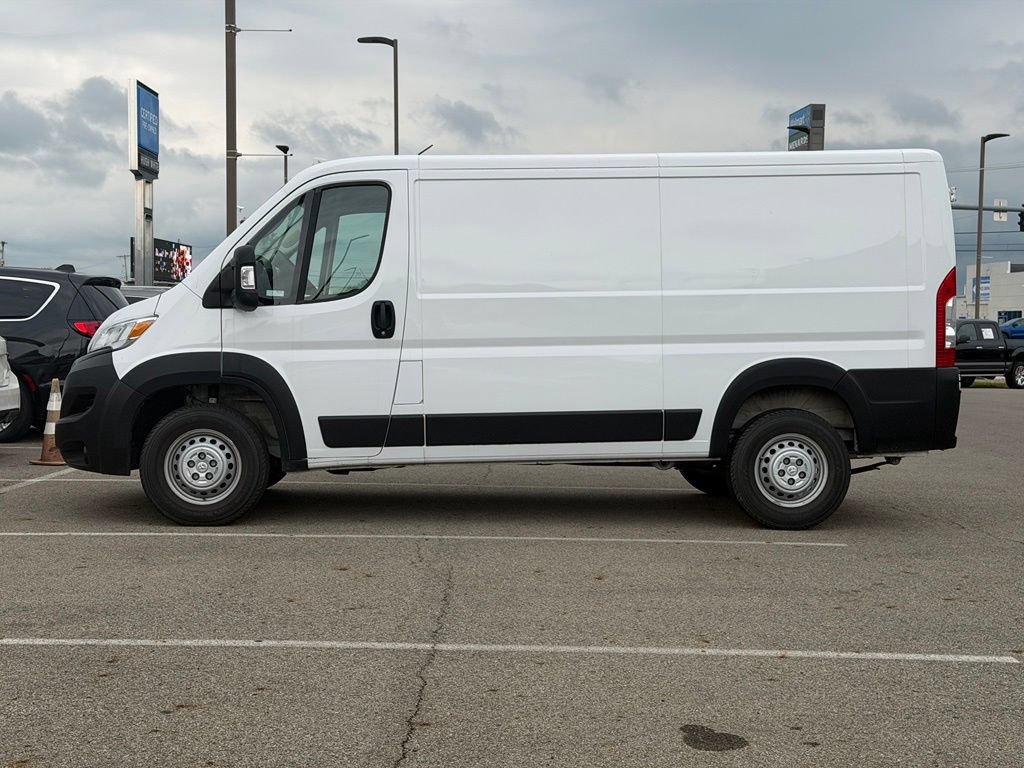 Used 2025 RAM ProMaster 2500 w/ Convenience Group FWD image 3