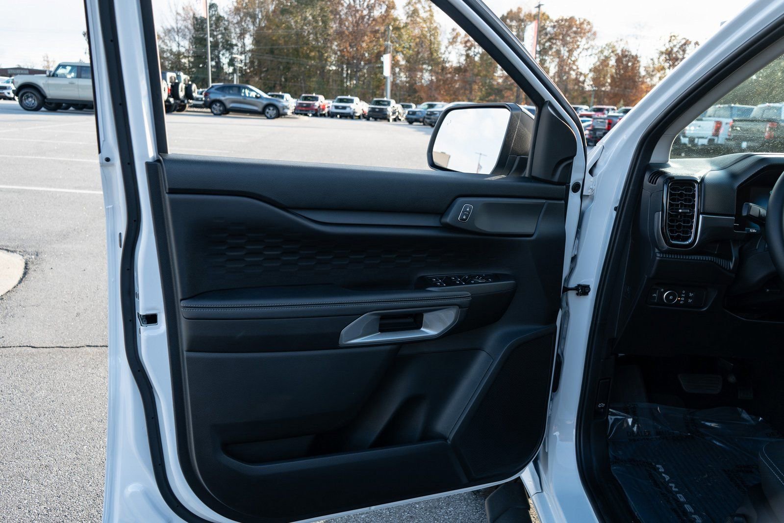 New 2025 Ford Ranger XLT w/ FX4 Off-Road Package image 16