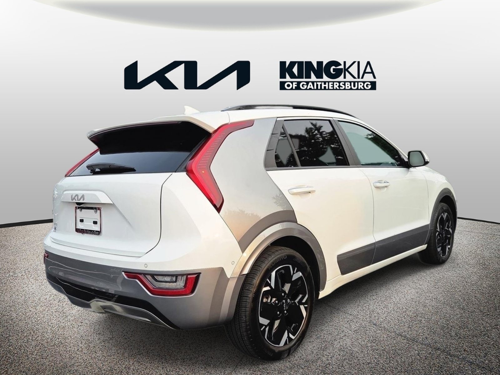 Certified 2024 Kia Niro Wave w/ Wave Preserve Package FWD image 3
