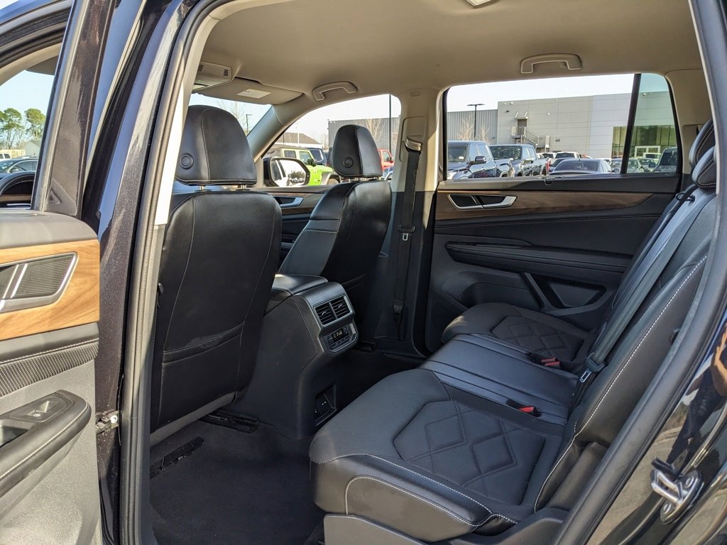 Used 2024 Volkswagen Atlas SE image 40