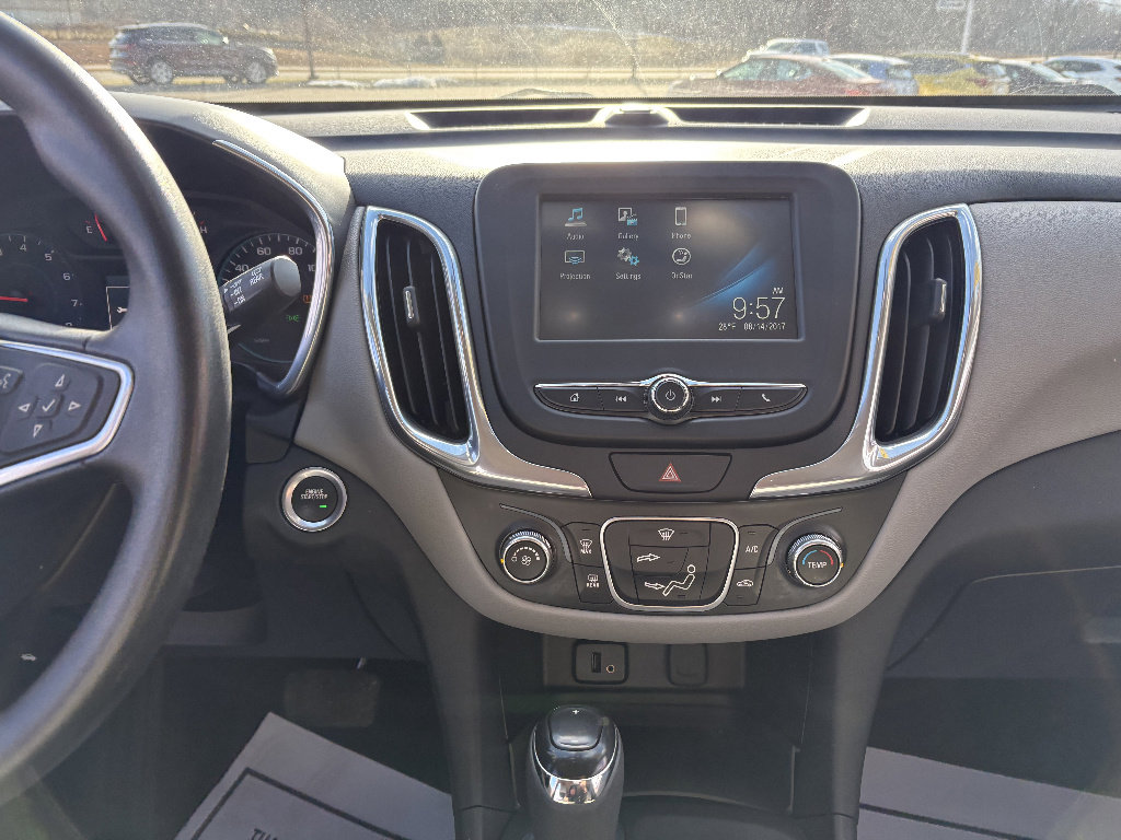 Used 2018 Chevrolet Equinox LS FWD image 28