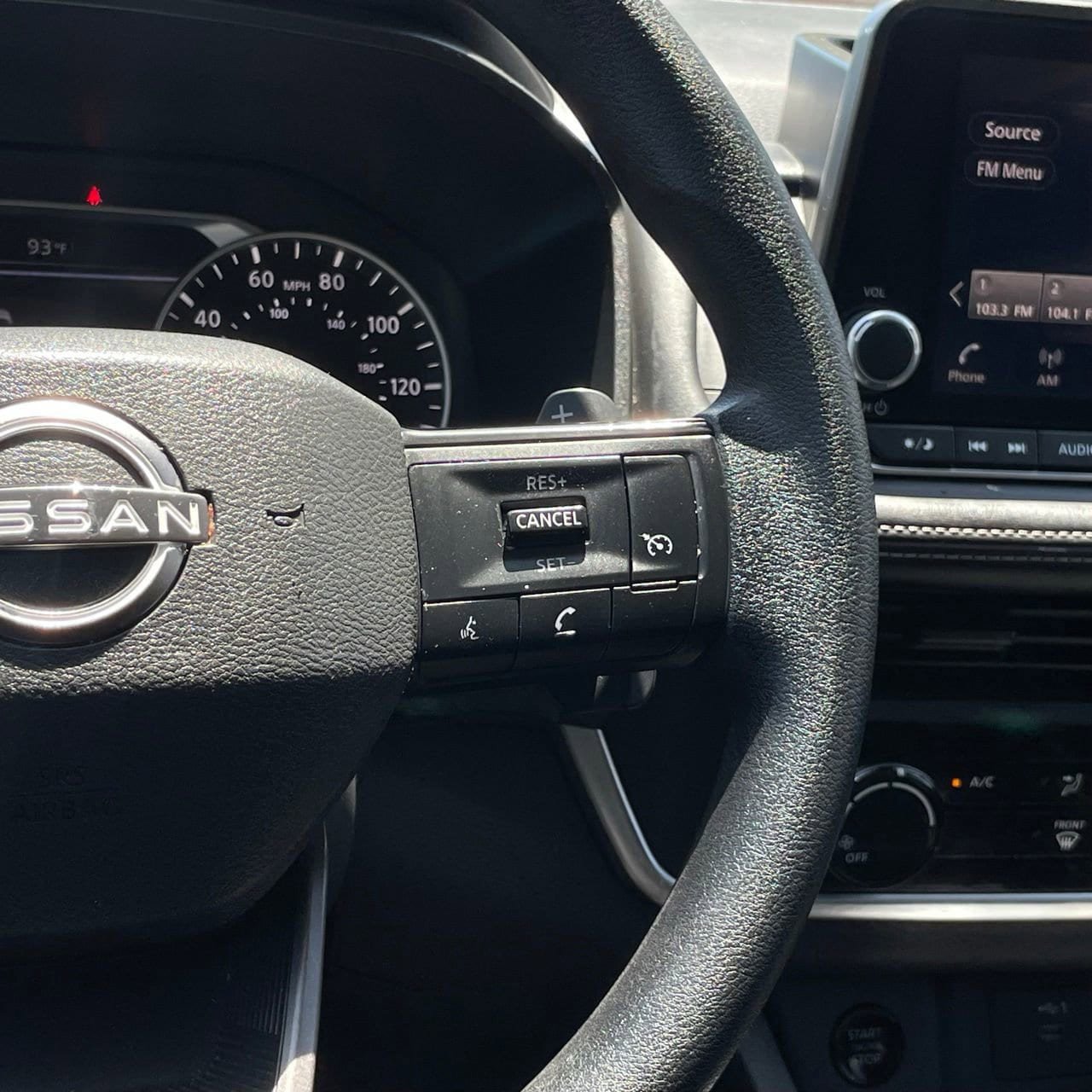 Used 2025 Nissan Rogue S FWD image 14
