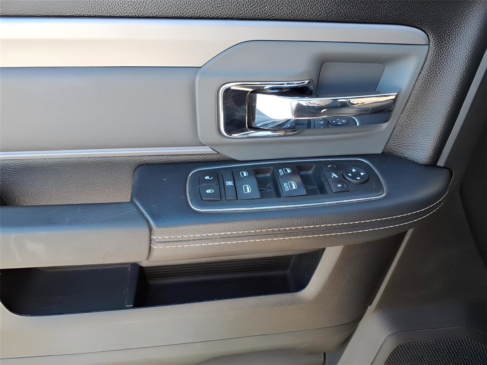 Used 2018 RAM 2500 Power Wagon w/ Leather & Luxury Group image 16