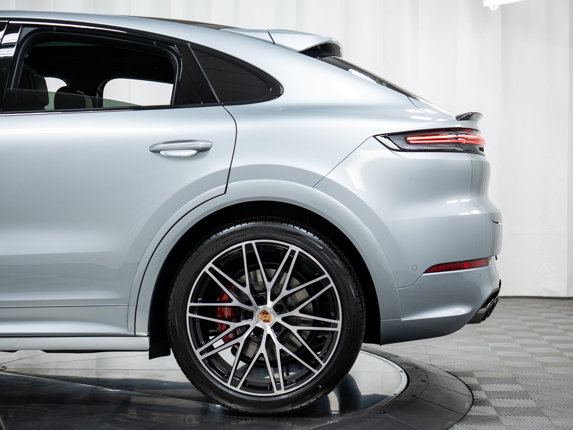 New 2026 Porsche Cayenne GTS AWD/4WD image 39