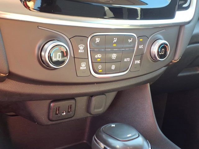 Used 2020 Chevrolet Traverse LS image 13