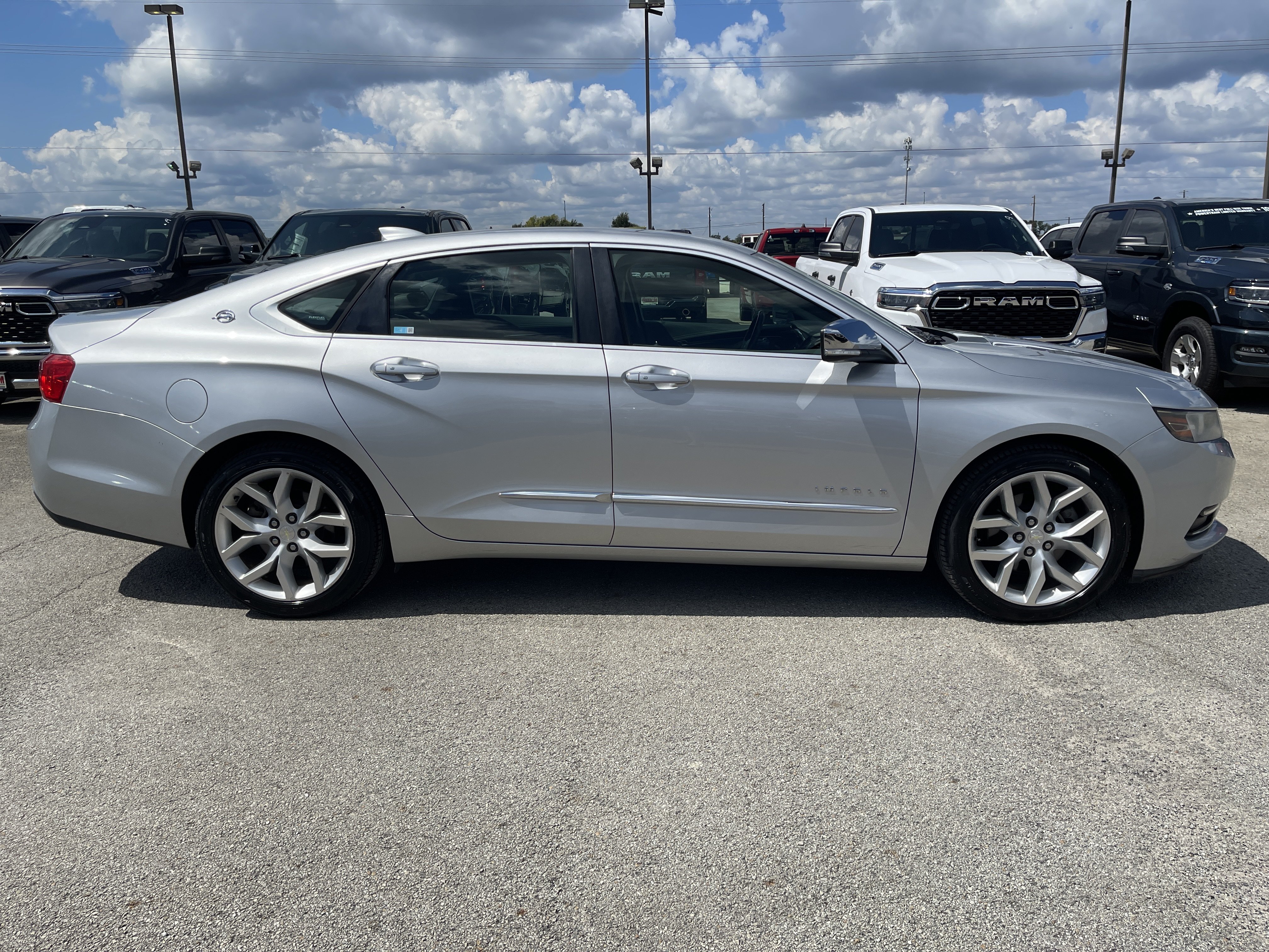 Used 2015 Chevrolet Impala LTZ FWD image 3