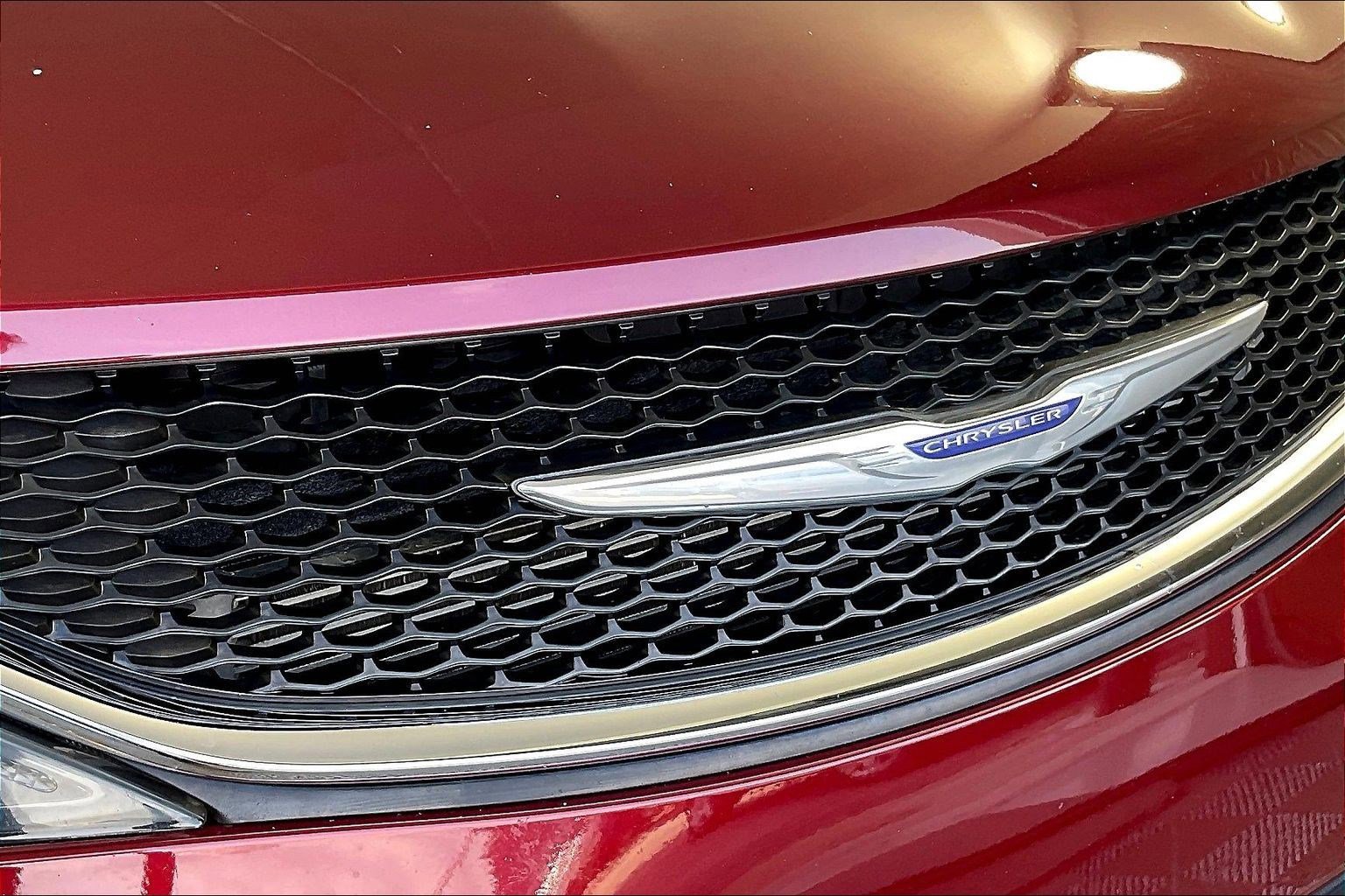 Used 2020 Chrysler Voyager LX w/ Cold Weather Group image 33