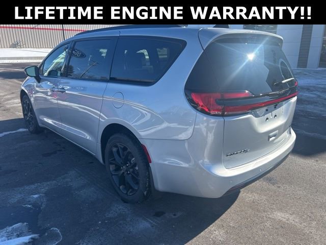 New 2026 Chrysler Pacifica Select w/ S Appearance Package image 5