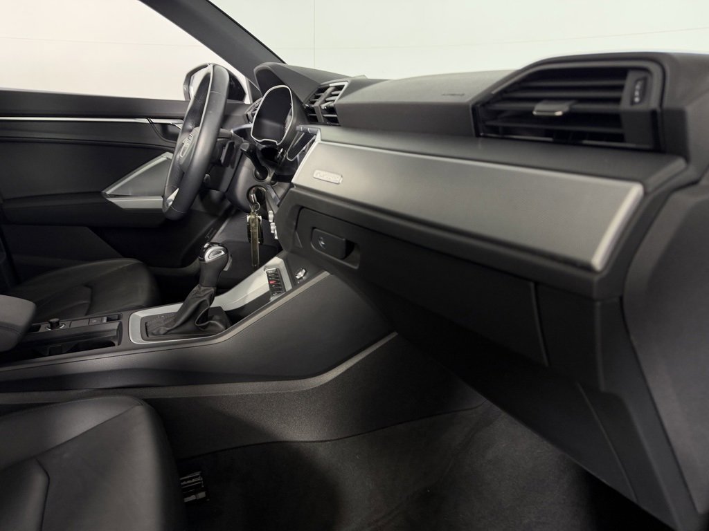 Used 2023 Audi Q3 2.0T Premium image 31