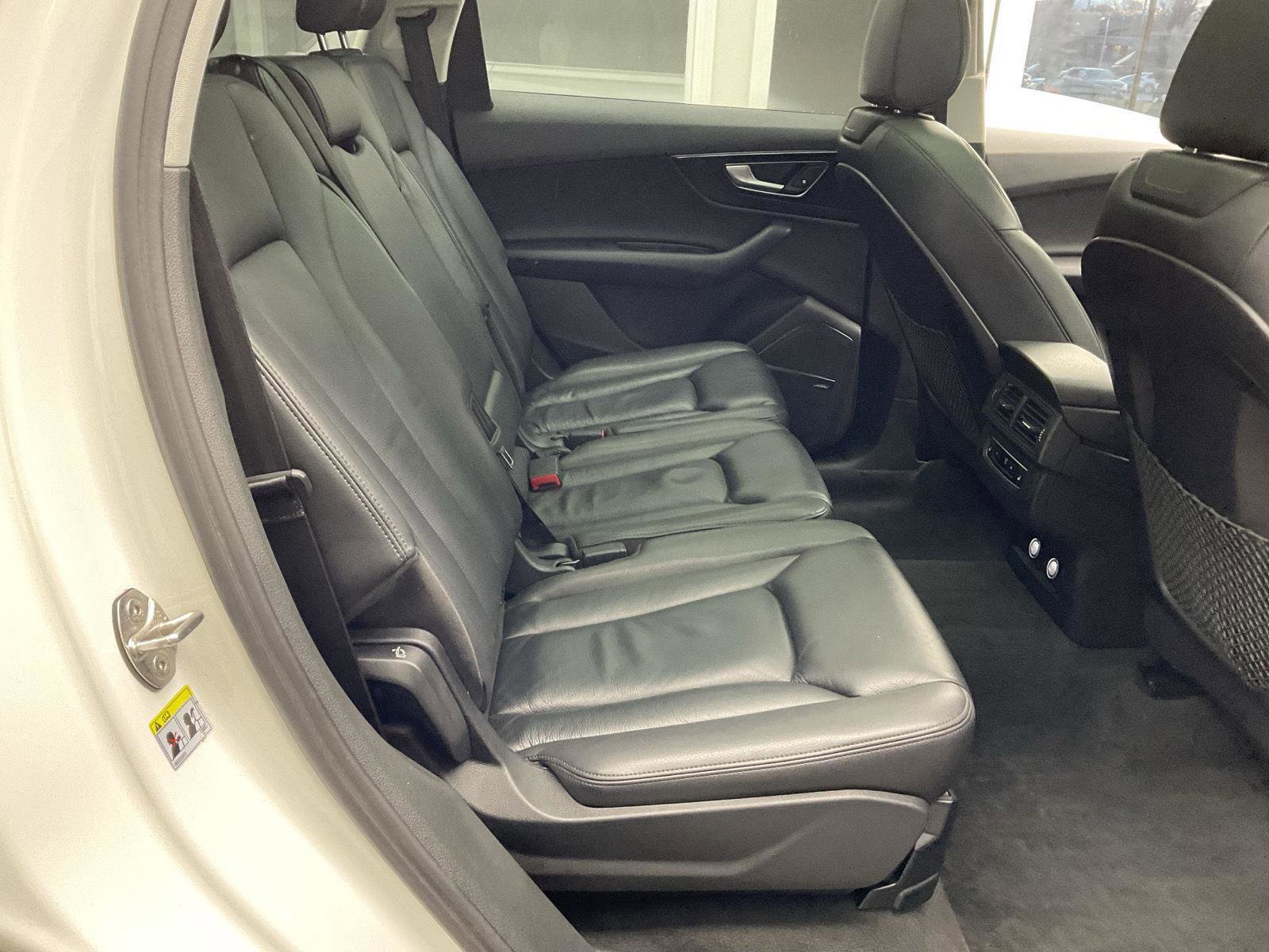 Used 2019 Audi Q7 3.0T Premium Plus image 16