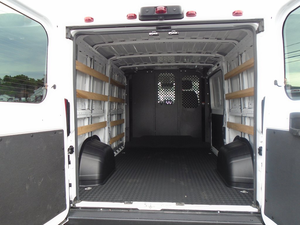 Used 2025 RAM ProMaster 2500 w/ U-Haul Equipment Group FWD image 17