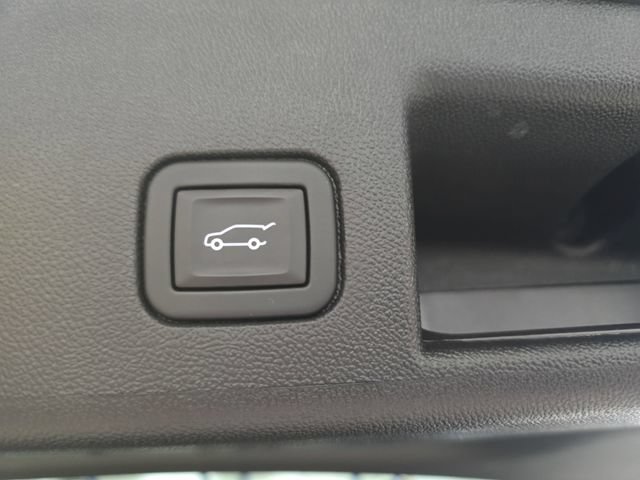 Used 2023 Chevrolet Equinox RS w/ RS Leather Package AWD/4WD image 15