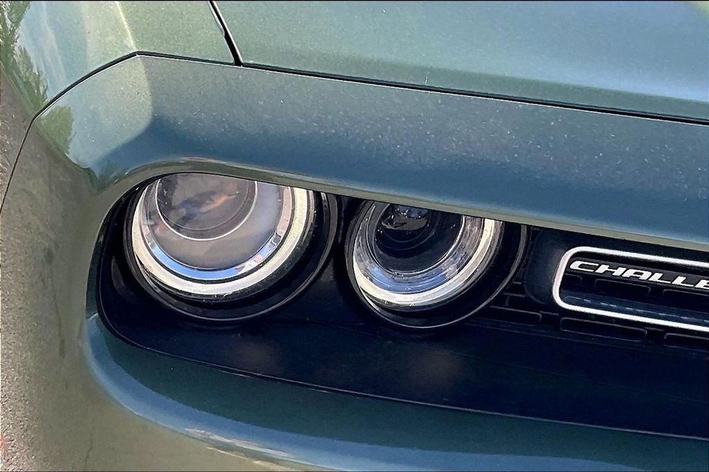 Used 2018 Dodge Challenger SXT image 26