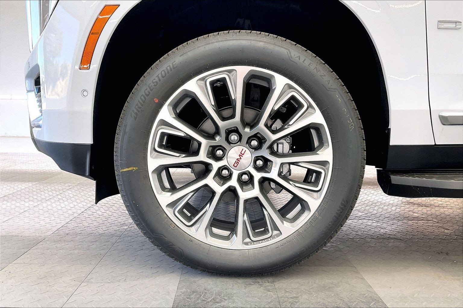 New 2026 GMC Yukon XL Denali w/ Advanced Technology Package AWD/4WD image 14