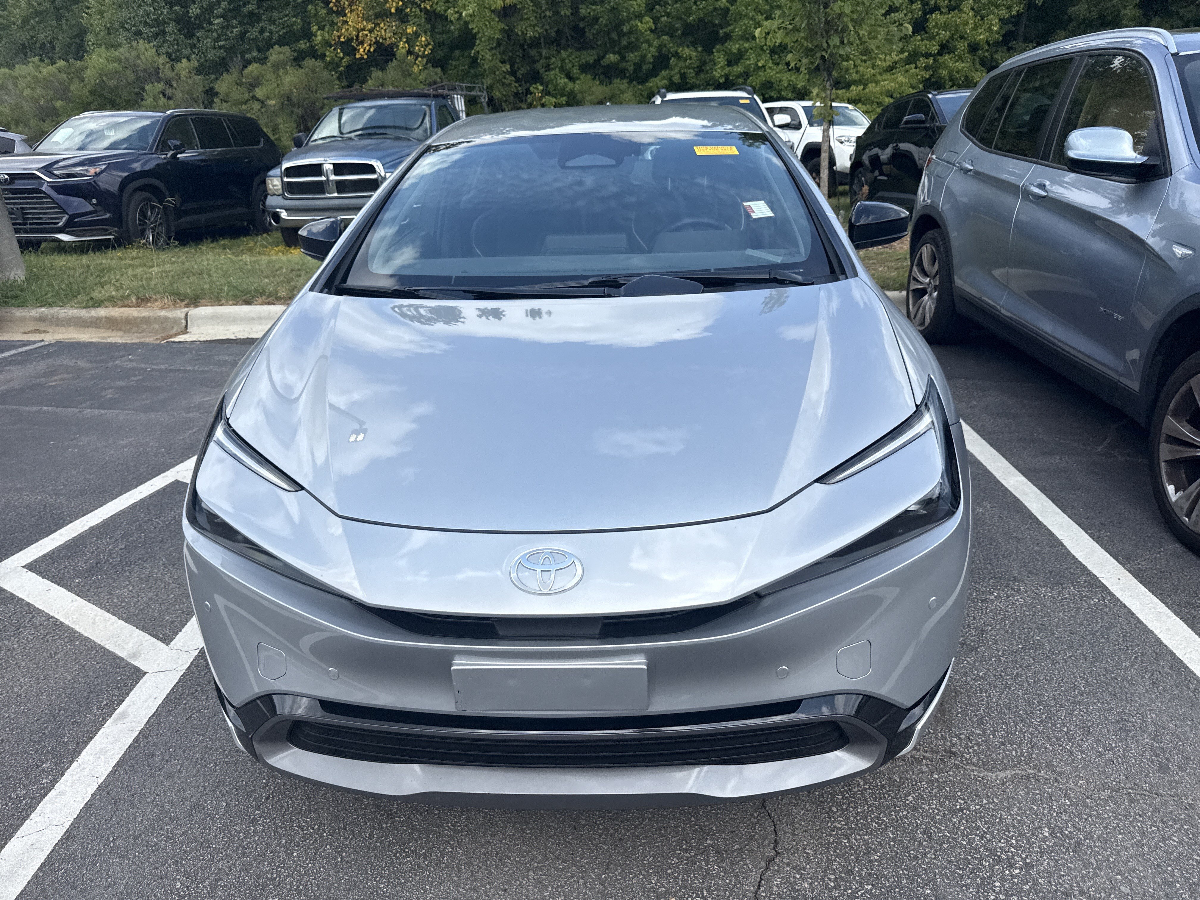 Used 2024 Toyota Prius XLE FWD image 37