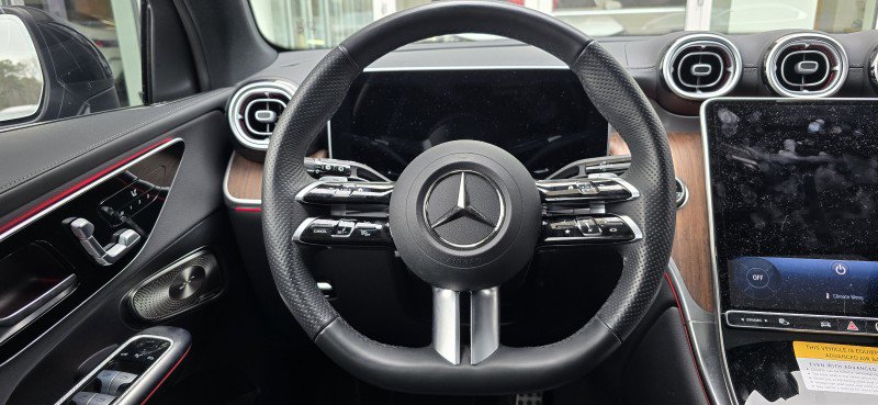Used 2025 Mercedes-Benz GLC 300 4MATIC image 24