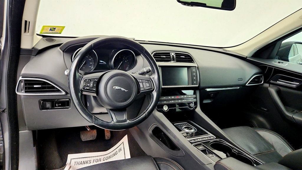 Used 2017 Jaguar F-PACE Prestige AWD/4WD image 11