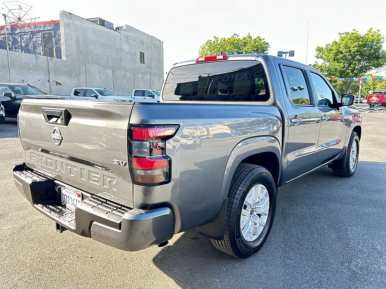 Used 2023 Nissan Frontier SV w/ Tow Package RWD image 3