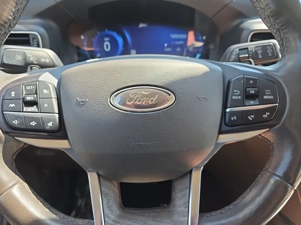 Used 2020 Ford Explorer Platinum w/ Premium Technology Package AWD/4WD image 27