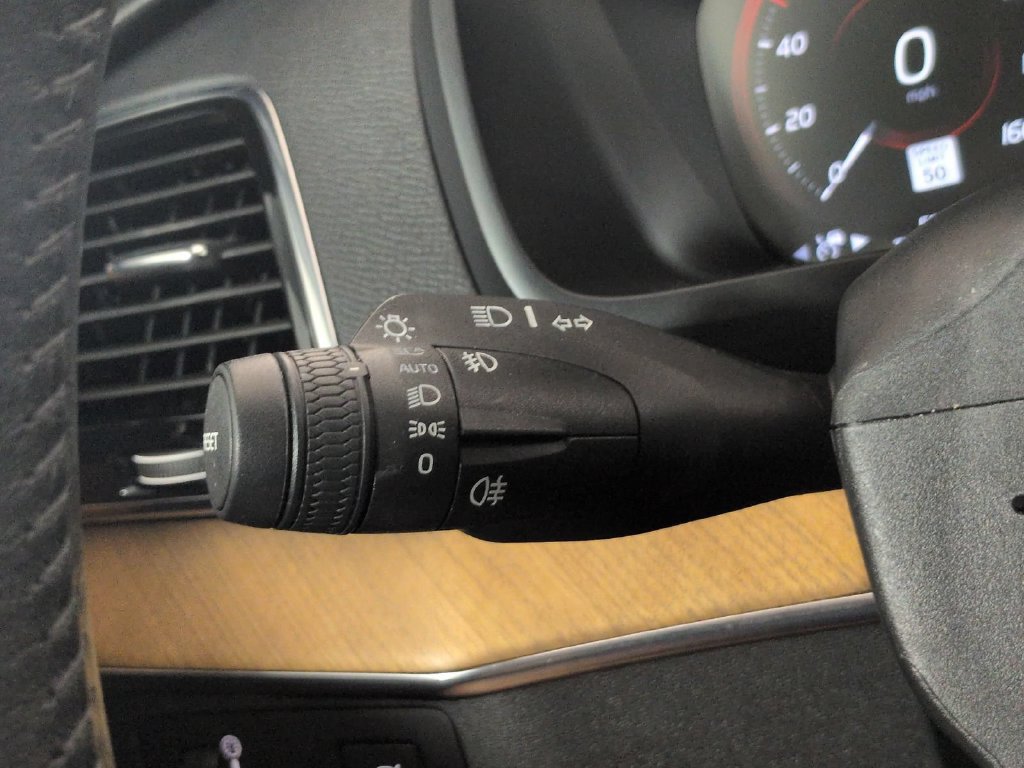 Used 2021 Volvo XC90 T6 Momentum w/ Advanced Package AWD/4WD image 38
