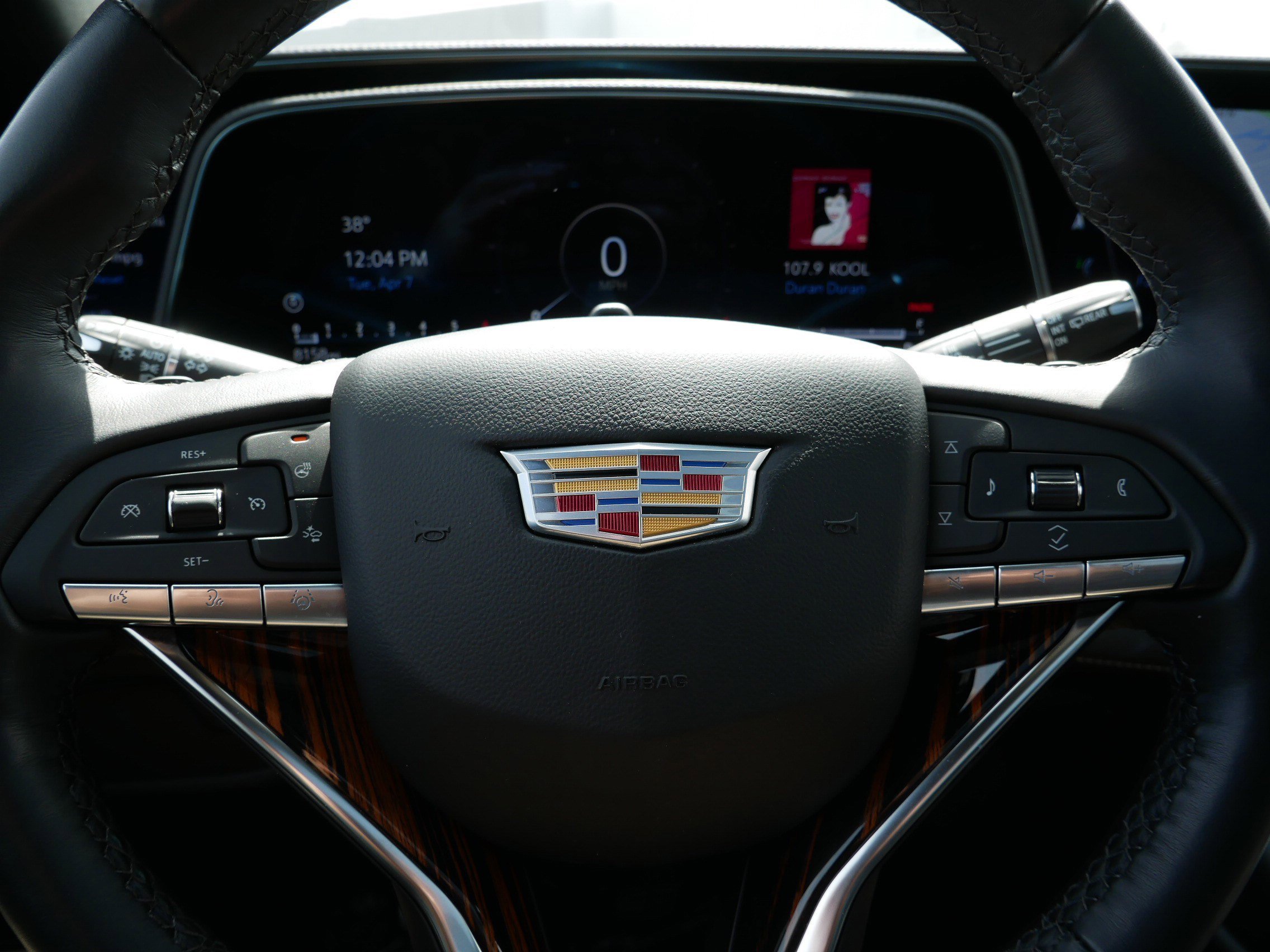 Certified 2024 Cadillac Escalade Premium Luxury image 25