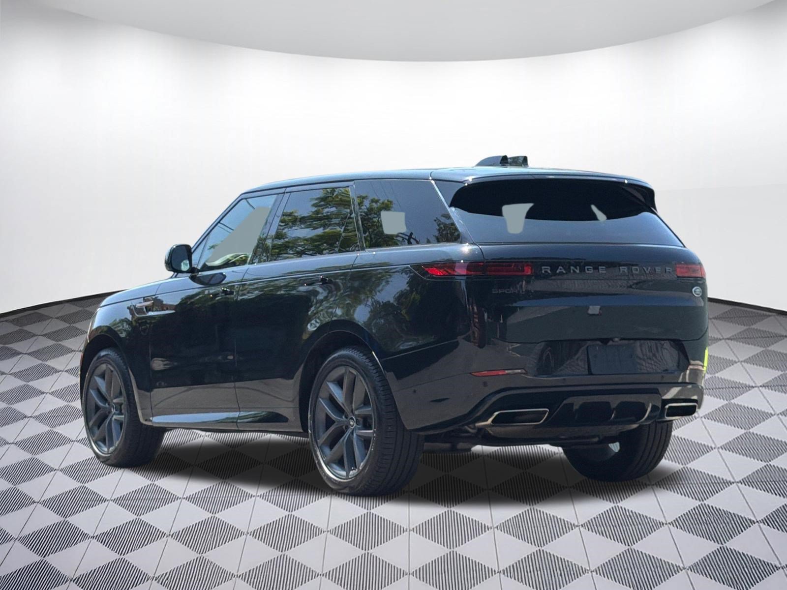 Used 2023 Land Rover Range Rover Sport SE Dynamic AWD/4WD image 3