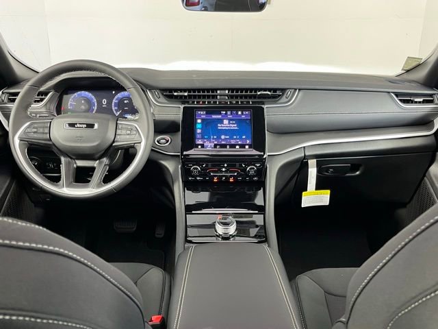 New 2026 Jeep Grand Cherokee Laredo AWD/4WD image 13