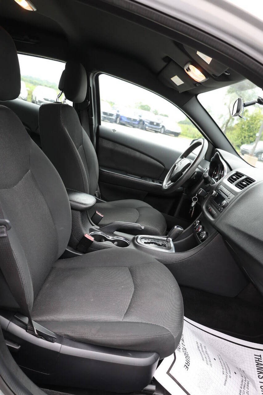 Used 2014 Dodge Avenger SE FWD image 15