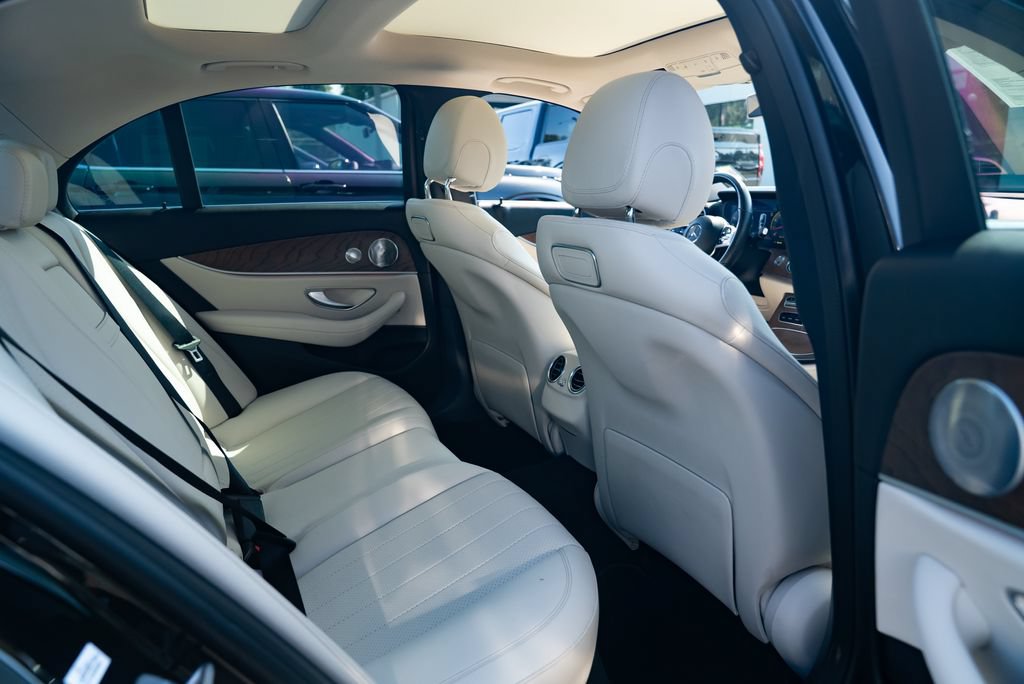 Used 2019 Mercedes-Benz E 300 image 23