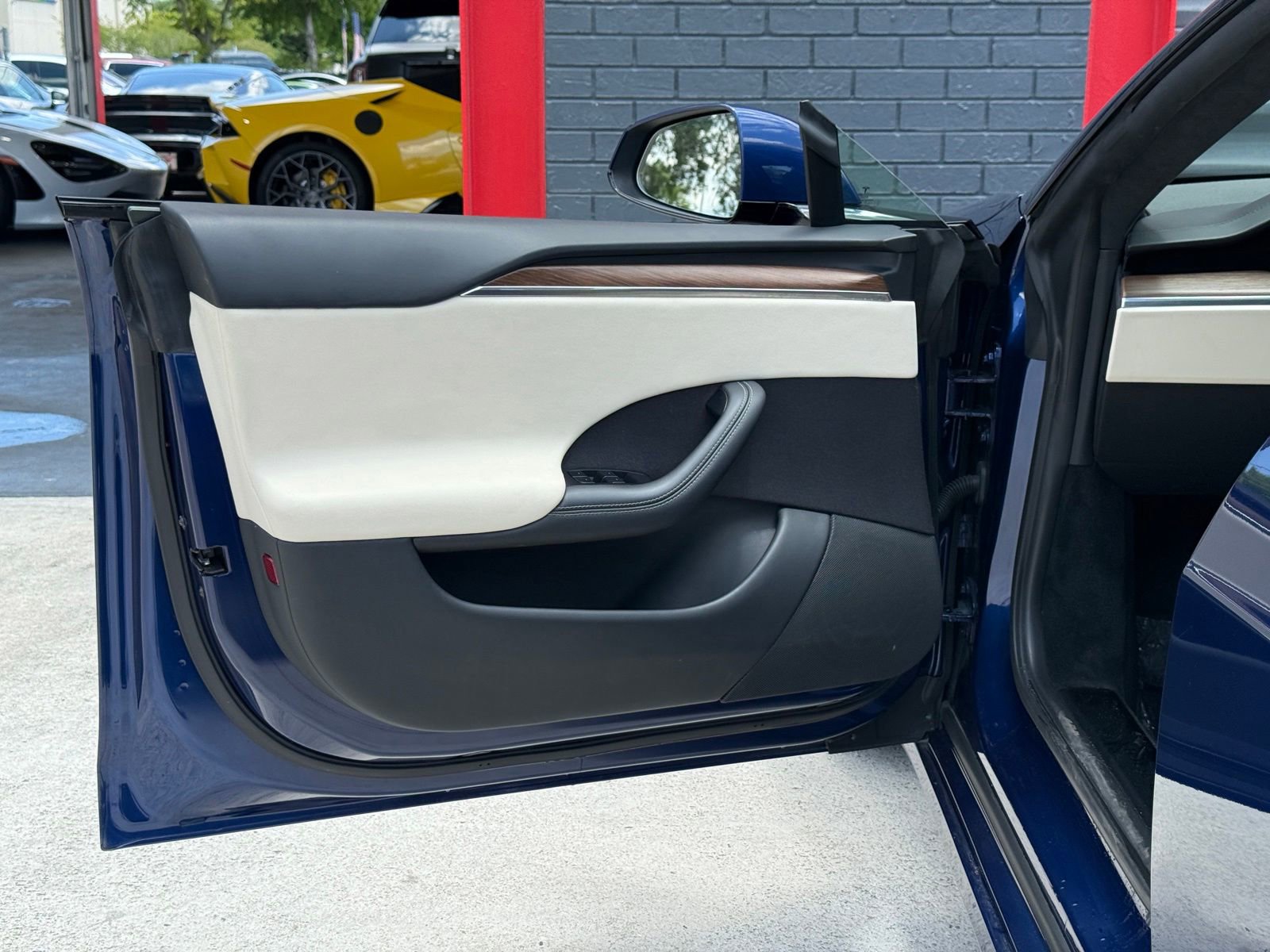 Used 2023 Tesla Model S AWD/4WD image 13