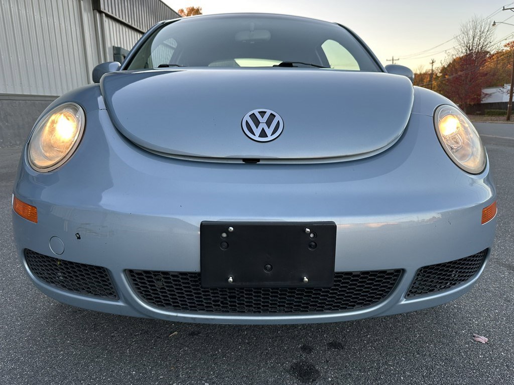 Used 2010 Volkswagen Beetle Coupe image 8