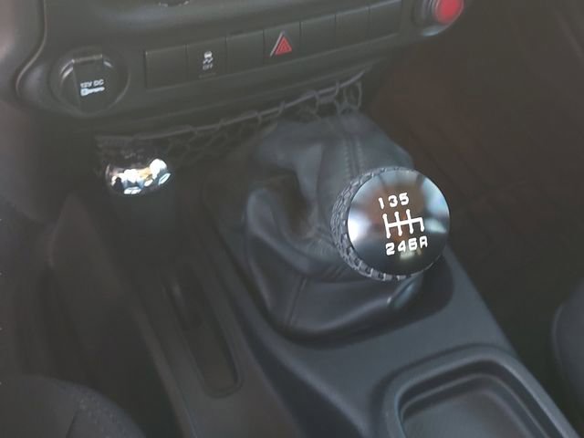 Used 2013 Jeep Wrangler Unlimited Sport w/ Connectivity Group image 16