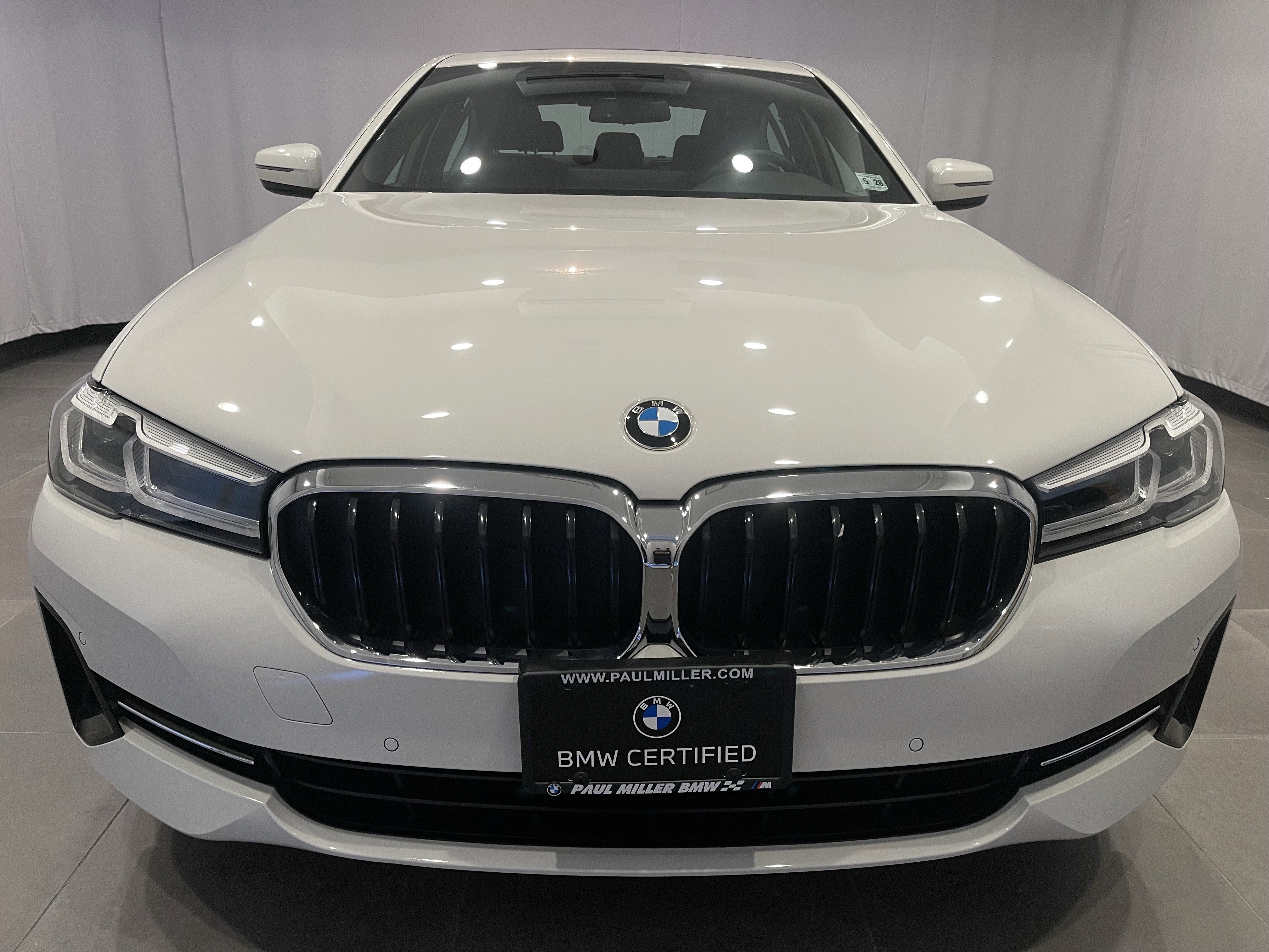 Certified 2023 BMW 530i xDrive w/ Convenience Package image 2