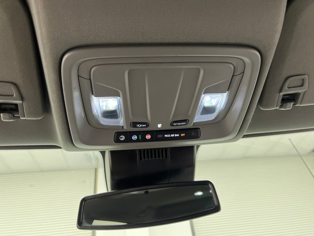 Used 2025 GMC Sierra 1500 SLT AWD/4WD image 57