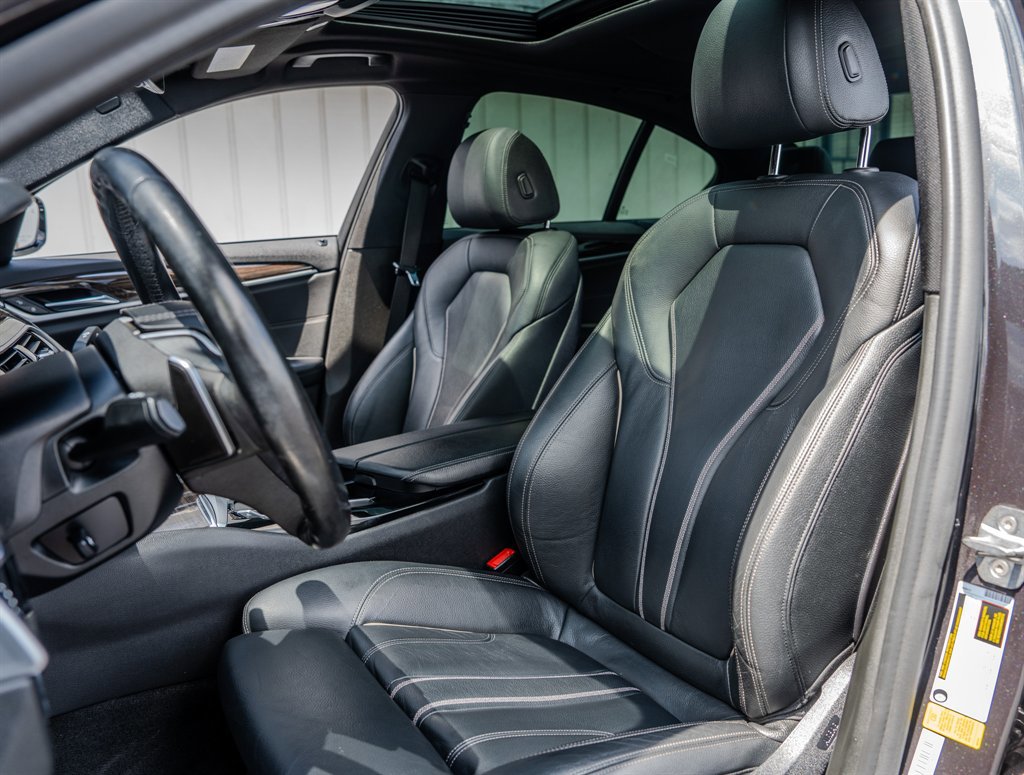 Used 2019 BMW 530i w/ Convenience Package RWD image 25