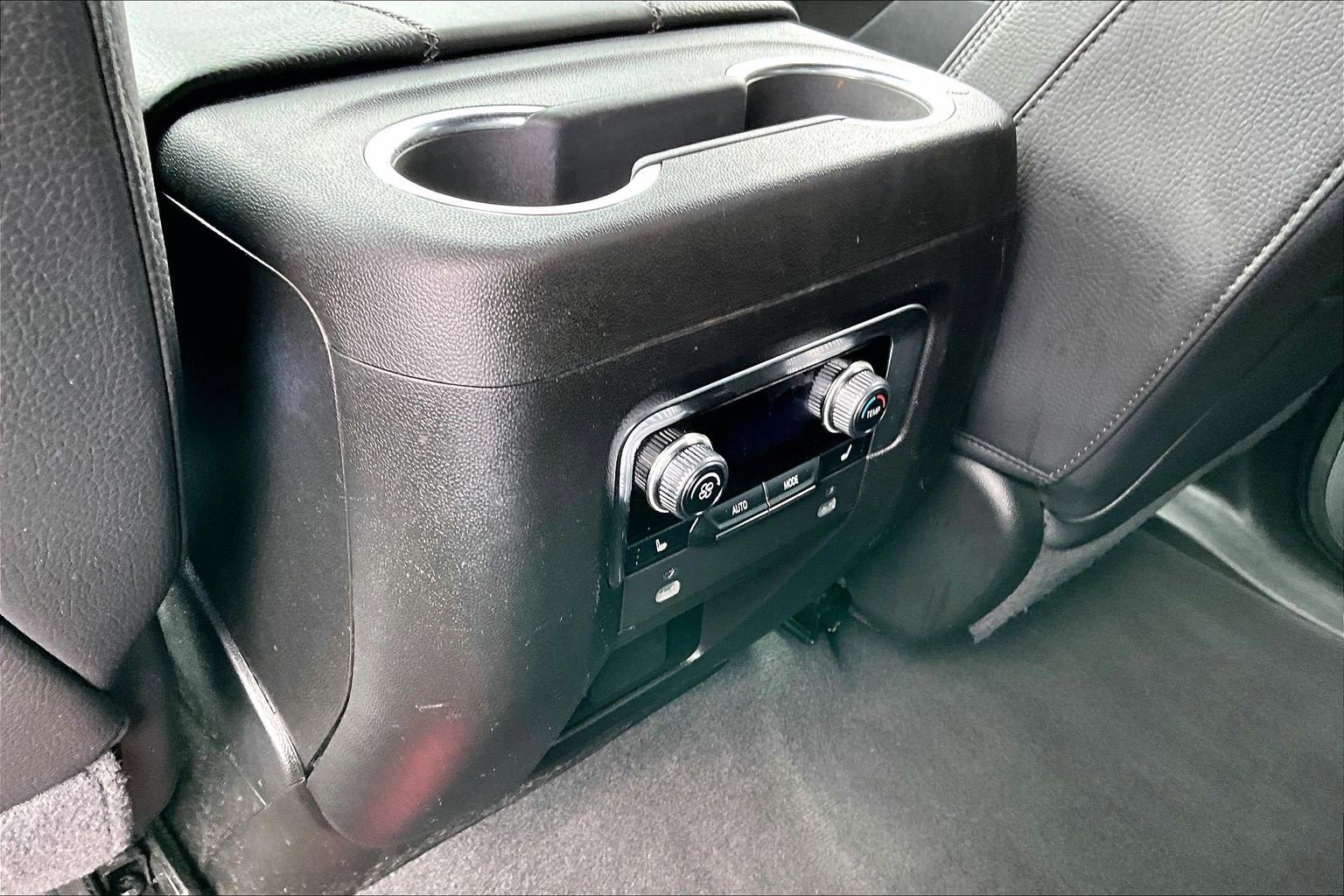 Certified 2024 GMC Yukon Denali RWD image 11