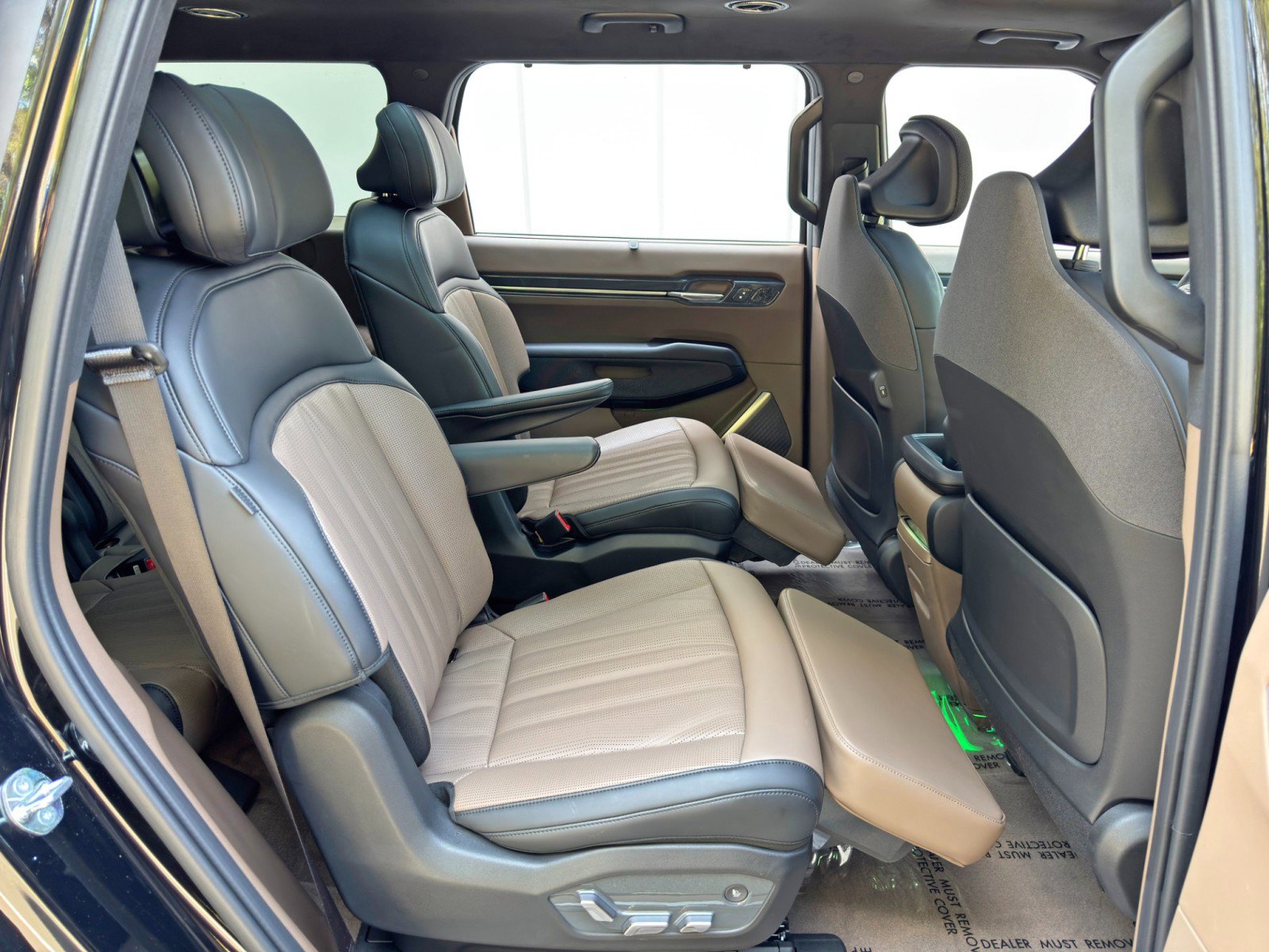 Used 2025 Kia EV9 GT-Line AWD/4WD image 44