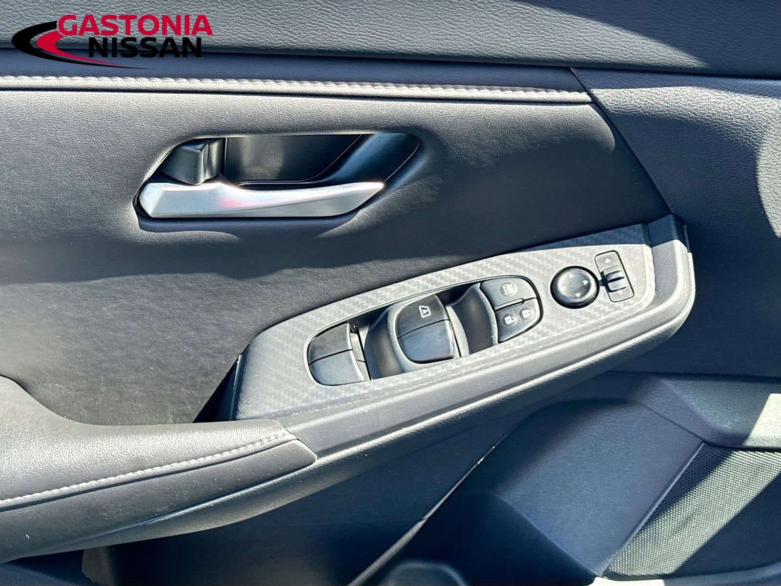 Used 2025 Nissan Sentra SV w/ All-Weather Package FWD image 22