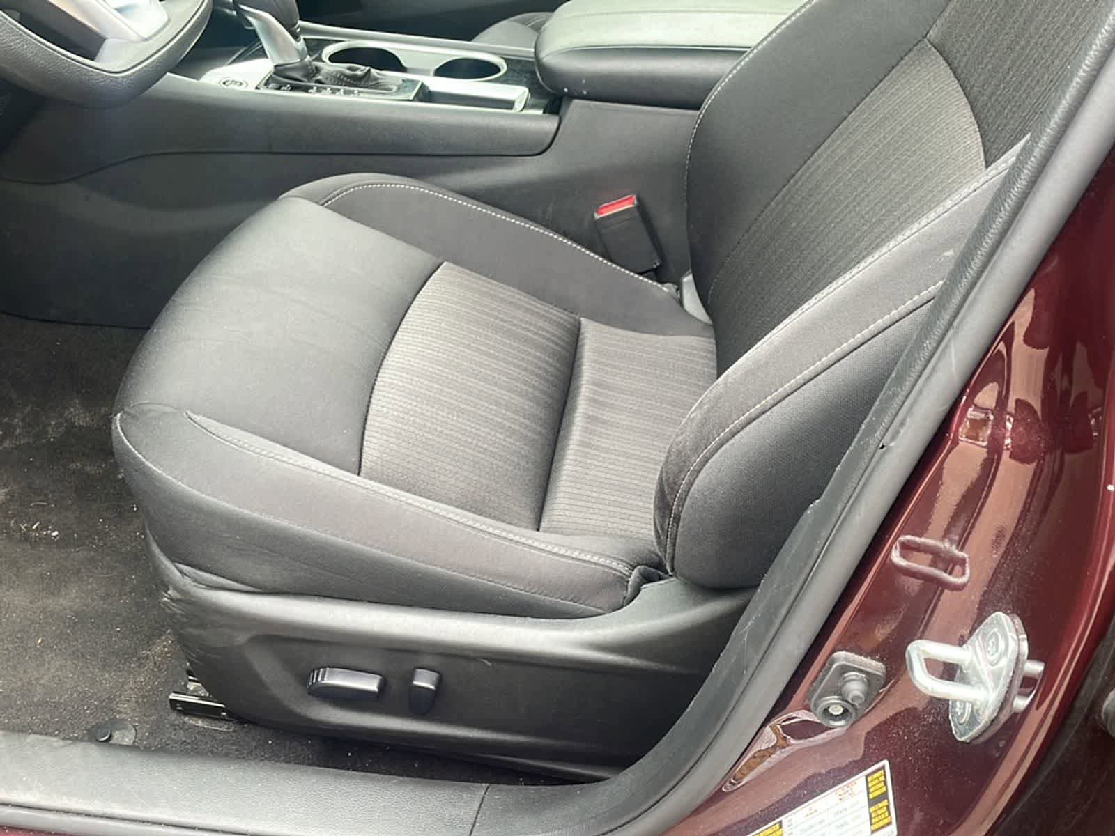 Used 2024 Nissan Altima 2.5 SV FWD image 12