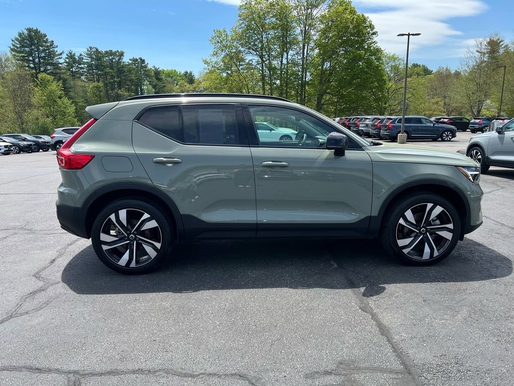 Certified 2025 Volvo XC40 B5 Ultra AWD/4WD image 6