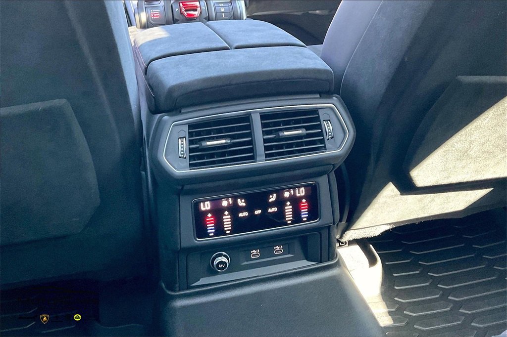 Used 2024 Lamborghini Urus Performante image 34