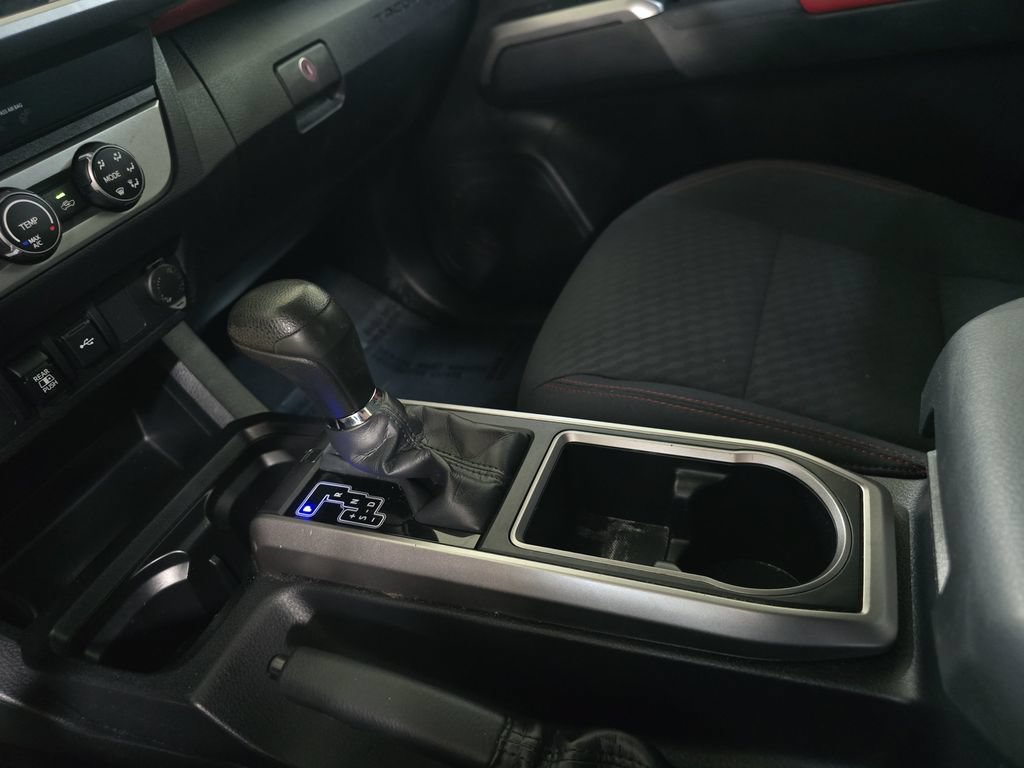 Used 2020 Toyota Tacoma SR5 RWD image 26