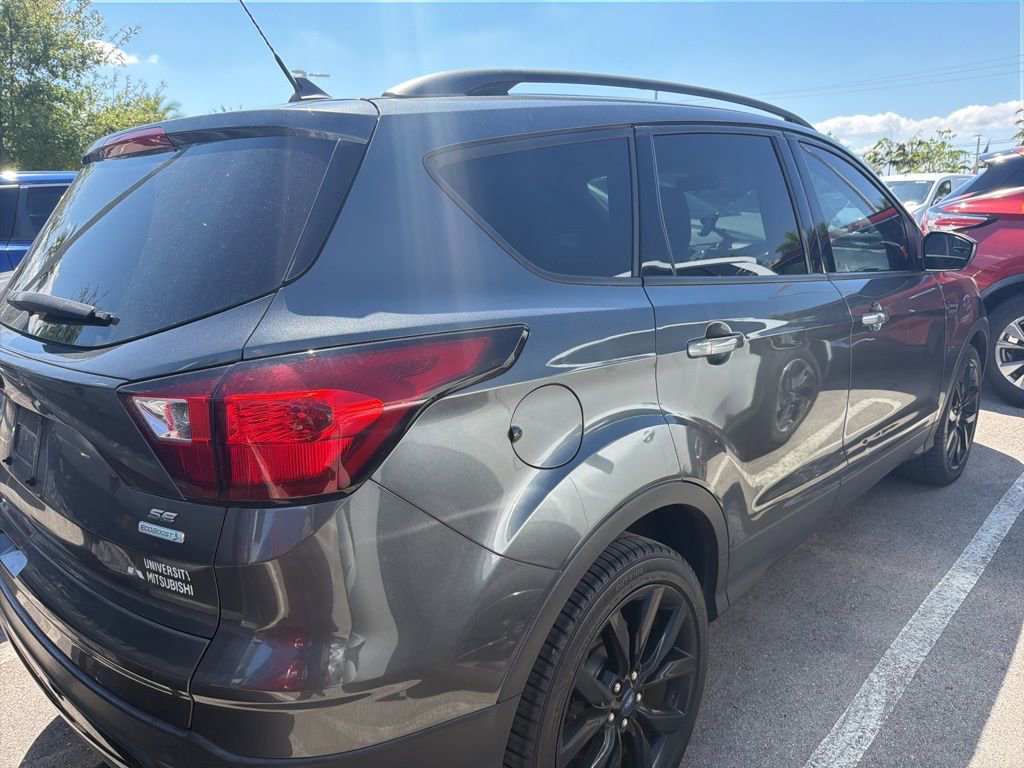 Used 2019 Ford Escape SE image 6