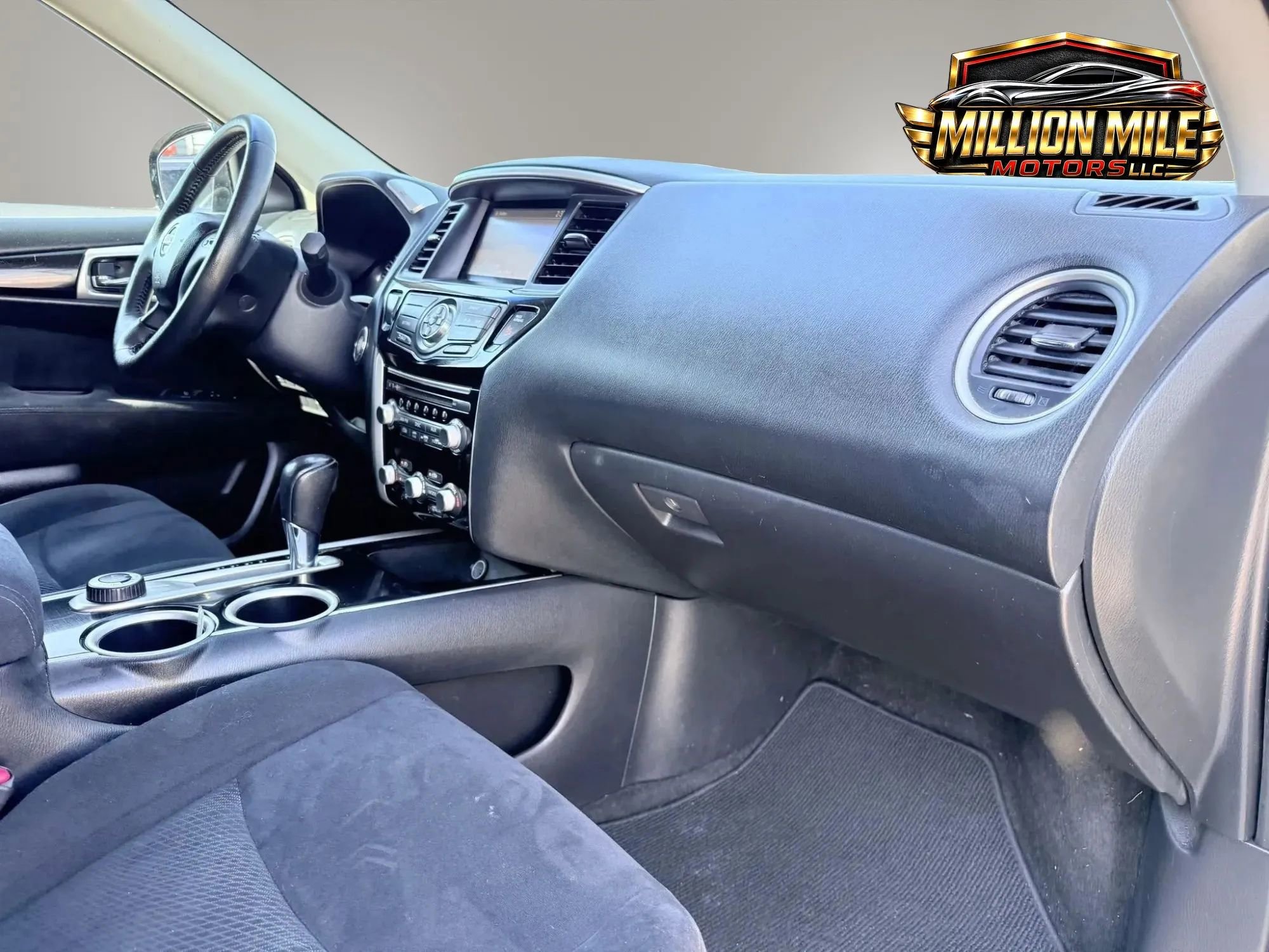 Used 2013 Nissan Pathfinder SV AWD/4WD image 19