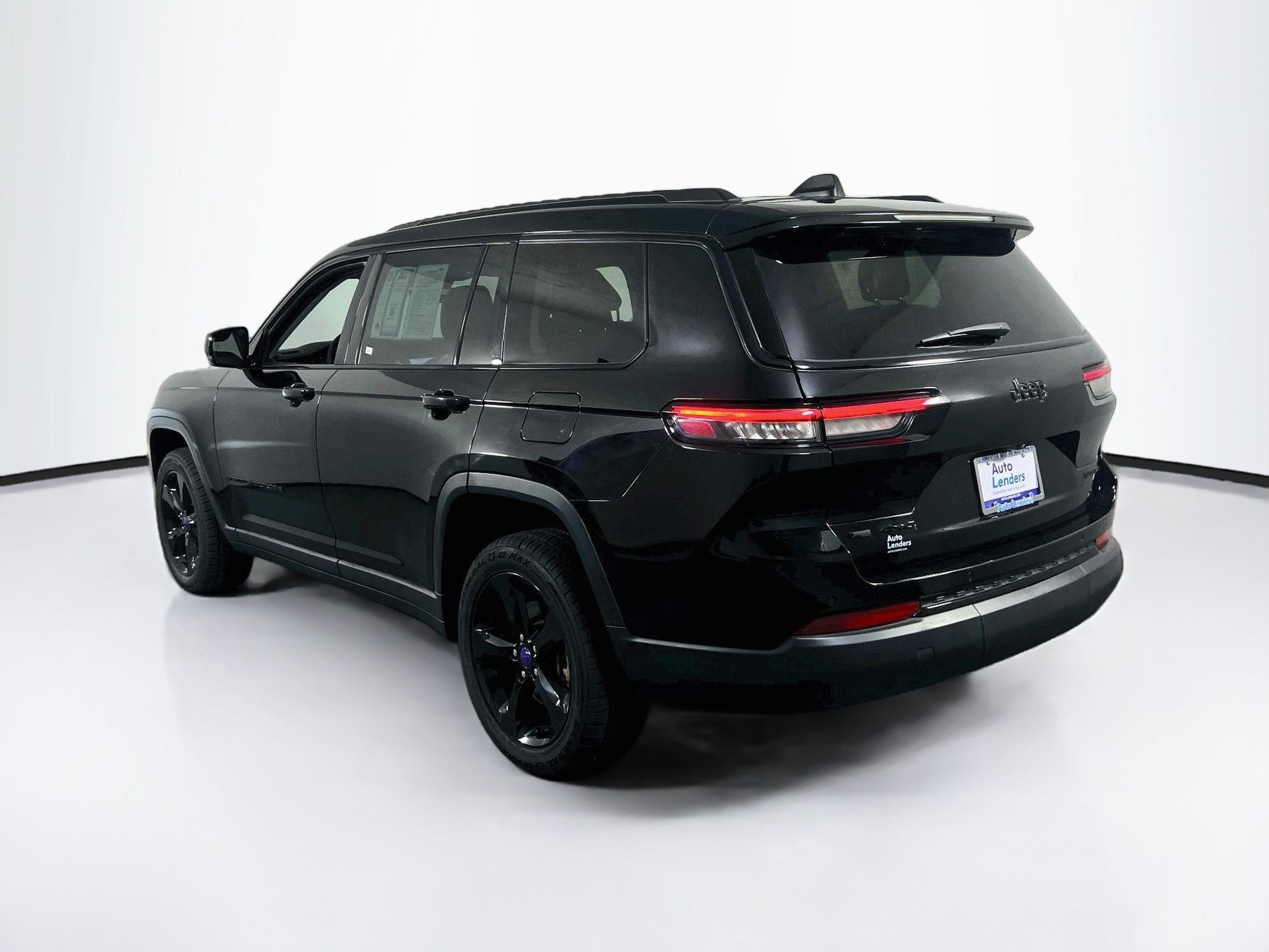 Used 2023 Jeep Grand Cherokee L Limited w/ Black Appearance Package AWD/4WD image 7