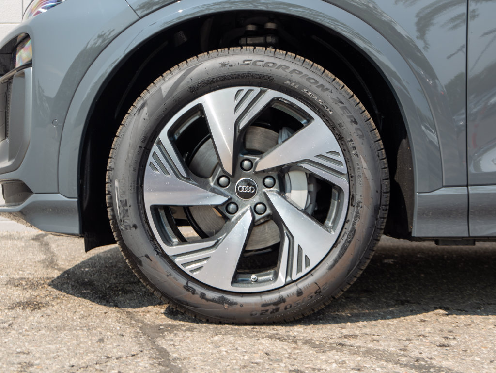 New 2027 Audi Q6 e-tron Premium AWD/4WD image 7