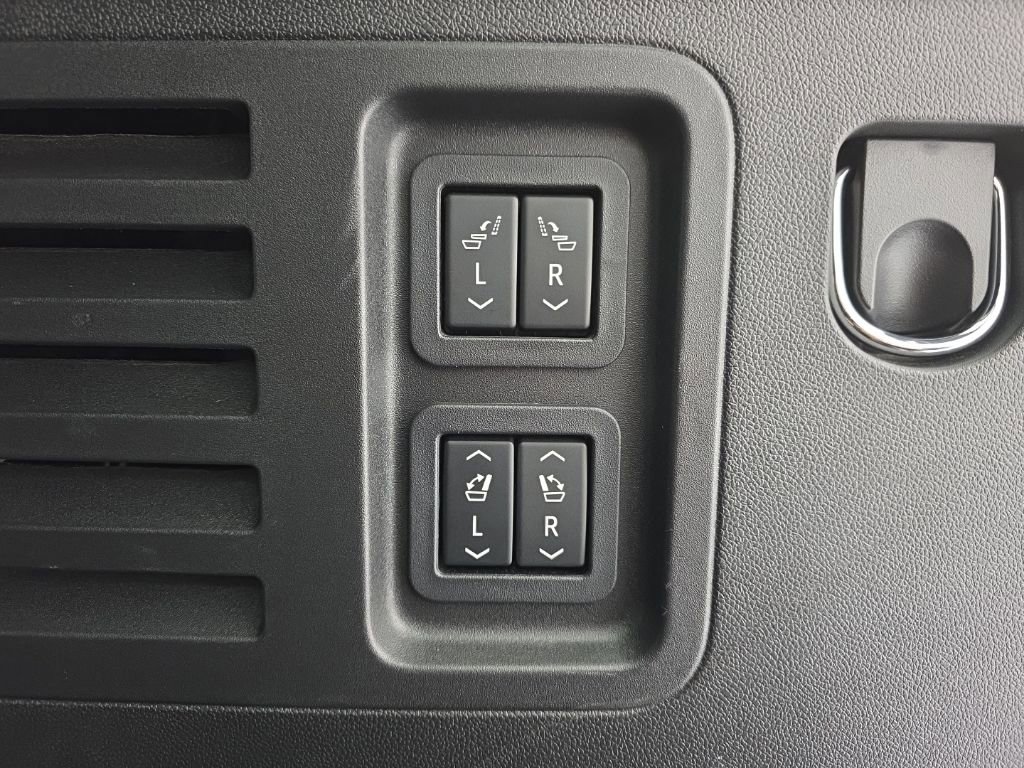 Certified 2025 Buick Enclave Sport Touring w/ Power Package AWD/4WD image 59