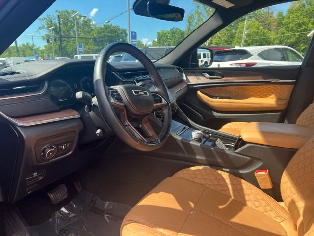 Used 2024 Jeep Grand Cherokee L Summit w/ High Altitude Package AWD/4WD image 2