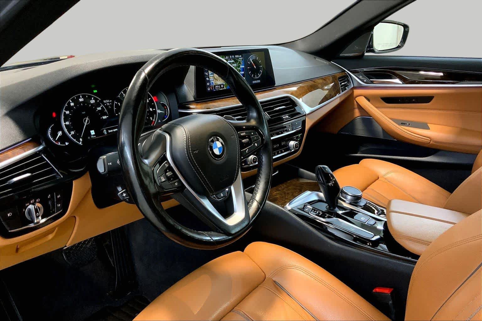 Used 2018 BMW 530i xDrive w/ Premium Package AWD/4WD image 17