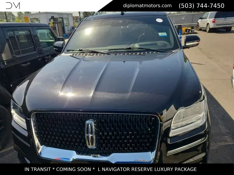 Used 2021 Lincoln Navigator L Reserve AWD/4WD image 2